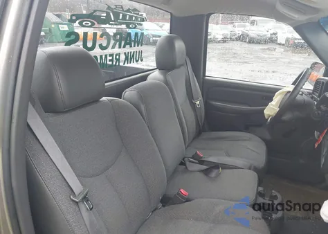 2003 Chevrolet Silverado 1500 Work Truck z USA, uszkodzony, nr VIN 1GCEC14X13Z328893